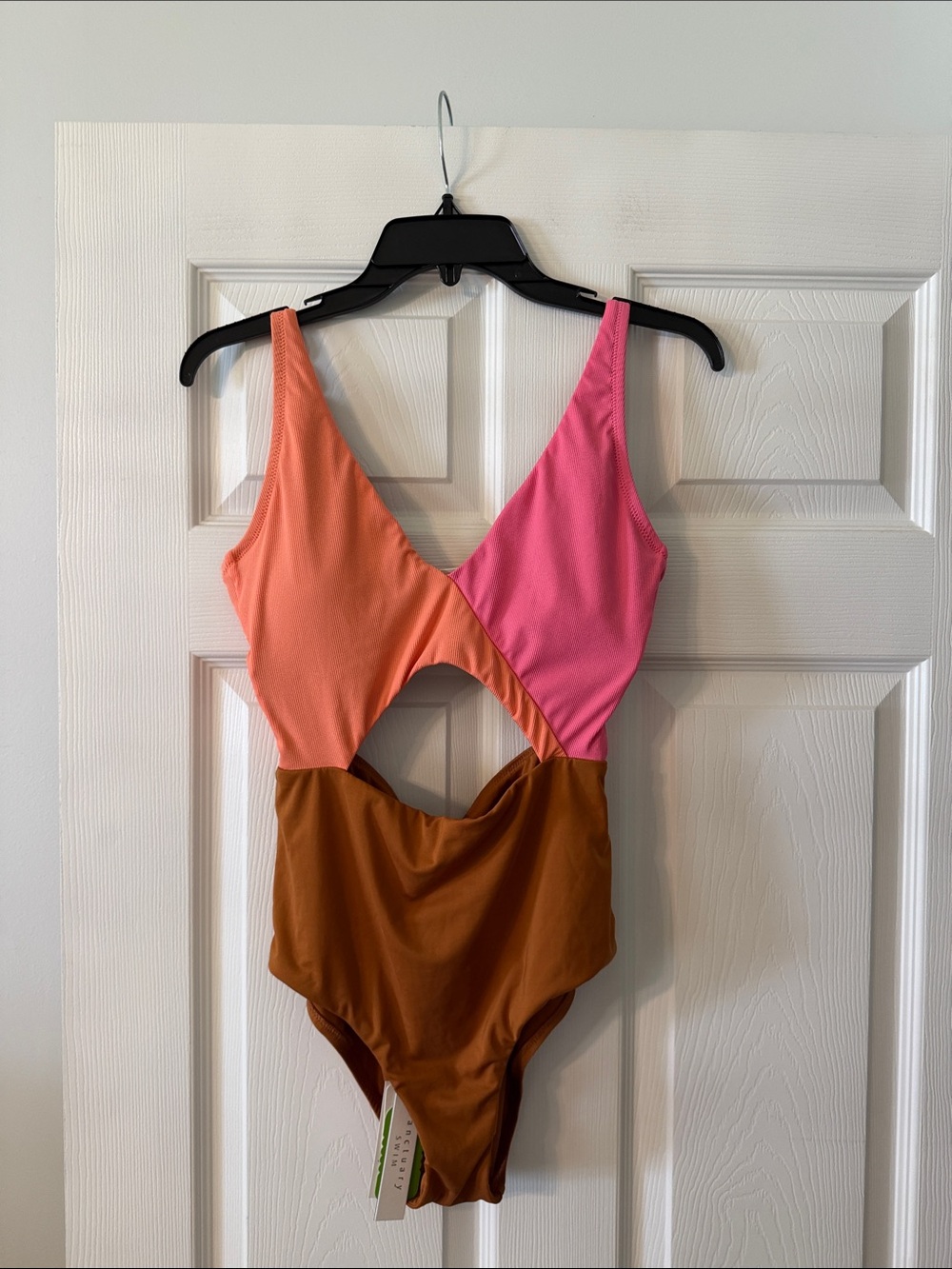 Sanctuary Colorblock One-Piece Swimsuit in Pink, Peach & Brown size M brand new